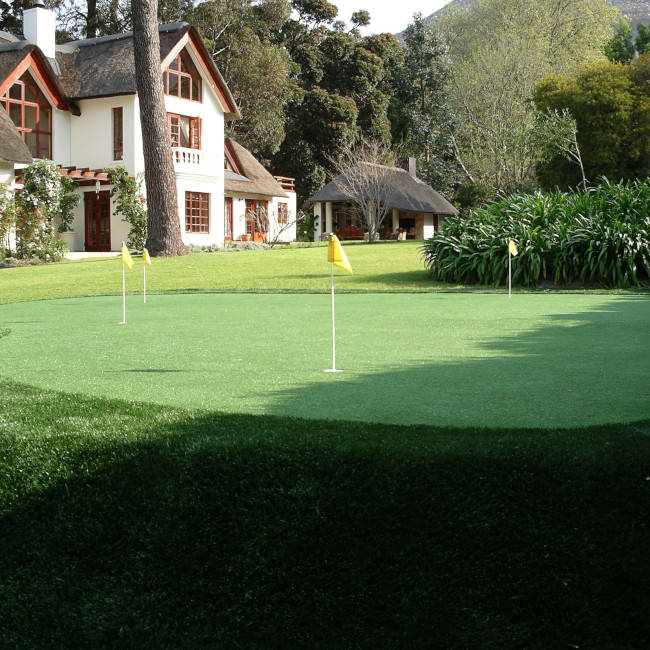 Kennewick Backyard Putting Green