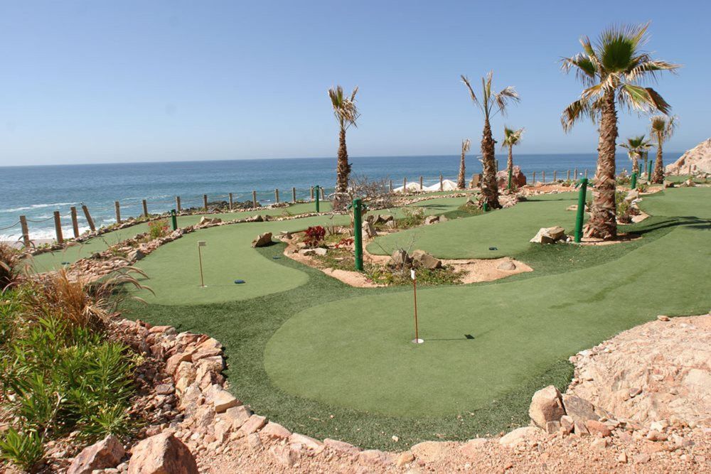 Kennewick synthetic putting green
