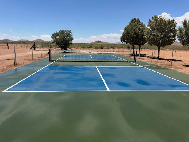 Synthetic turf pickleball court